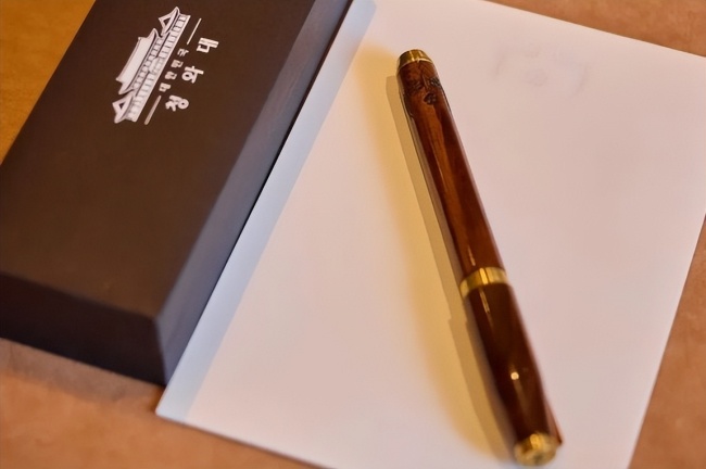 李在明送给特朗普一艘龟船 讨好未达预期