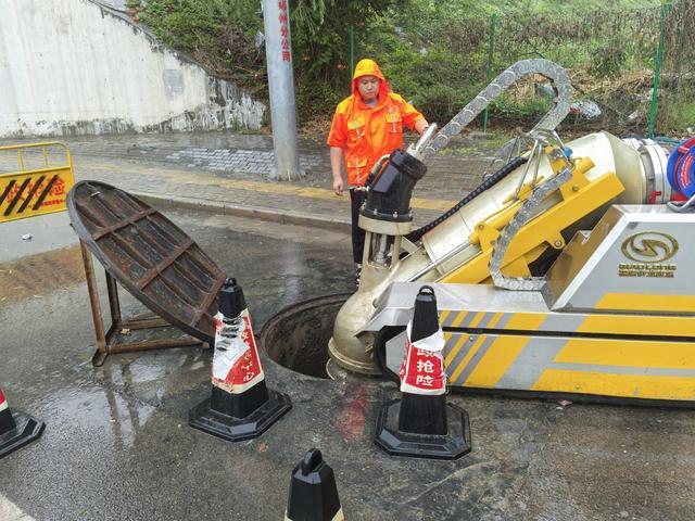 最新！郑州陇海等16处下穿立交断行，39座雨水泵站已开抽