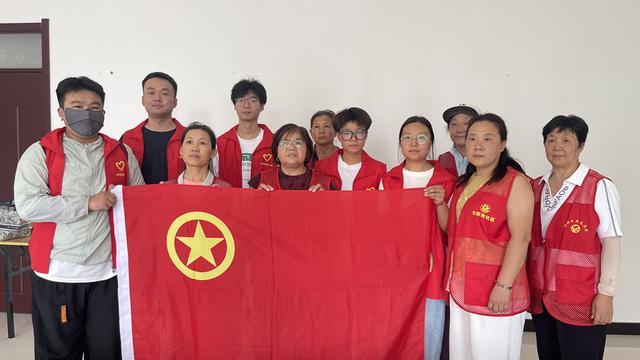 青春力量敲门入户 垃圾分类理念入心