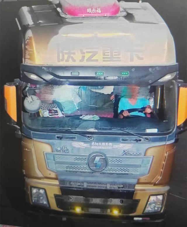 货车“胆大任性” 交警严厉查处！