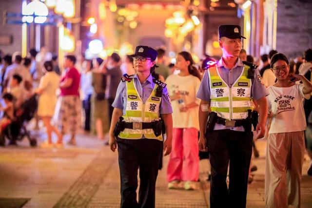 郑州持续深耕旅游警务—— 溱洧水城警务室：你打卡我守护
