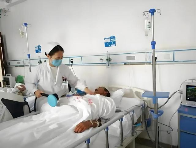 物业员工紧急献血，为业主父亲手术开辟 “生命通道”