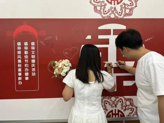 郑州多地“七夕”结婚登记预约号已约满，别担心，还有现场号