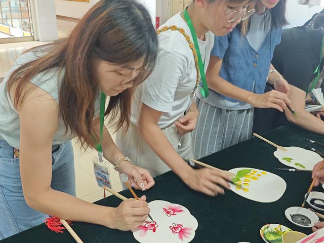 郑州高新区实验小学在香港有了“好姊妹”