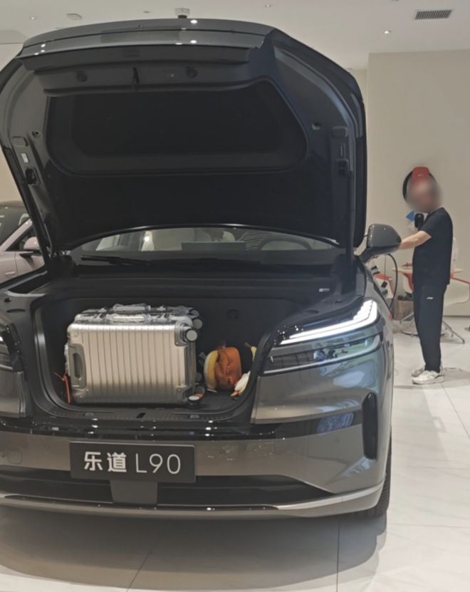 “晚上11点还有人看车！”乐道L90爆了，3天交付近2000台