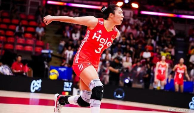 中国女排不敌法国队，成绩不佳引发赵勇沮丧