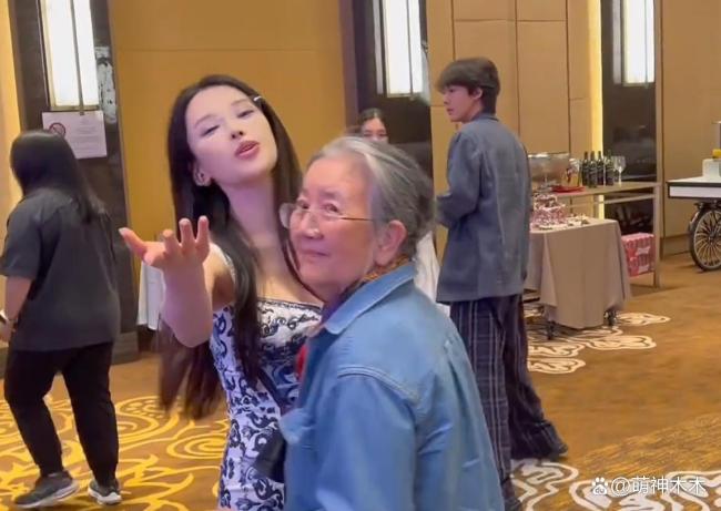 王力宏新女友疑曝光 演唱会庆功宴现端倪