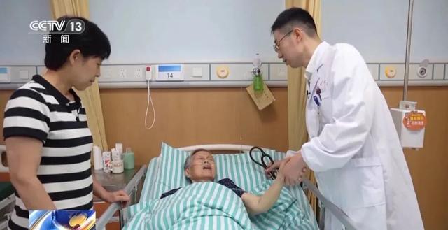 400多人挤爆医院急诊科！雷雨天后要关窗，警惕“雷暴哮喘”