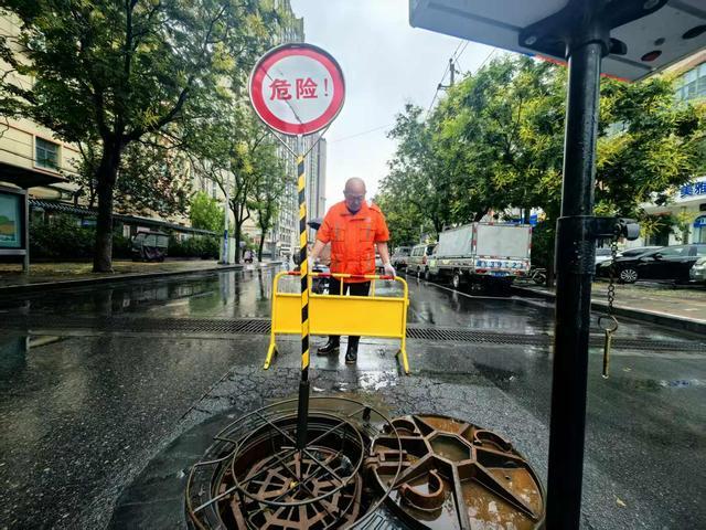 党建引领显担当，市政筑牢防汛“地下防线”