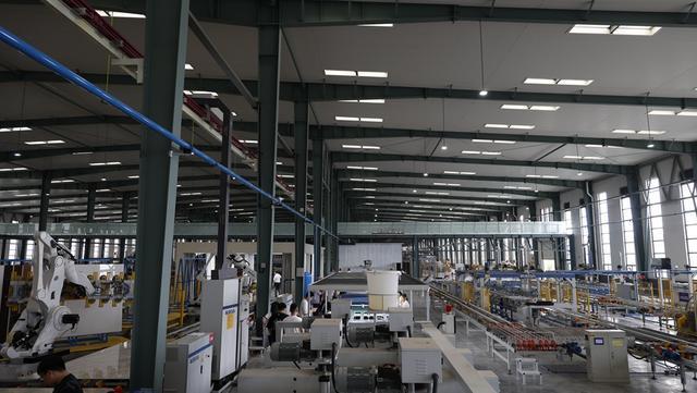 安阳贝利泰智能化岩板项目正式量产 填补河南产业空白