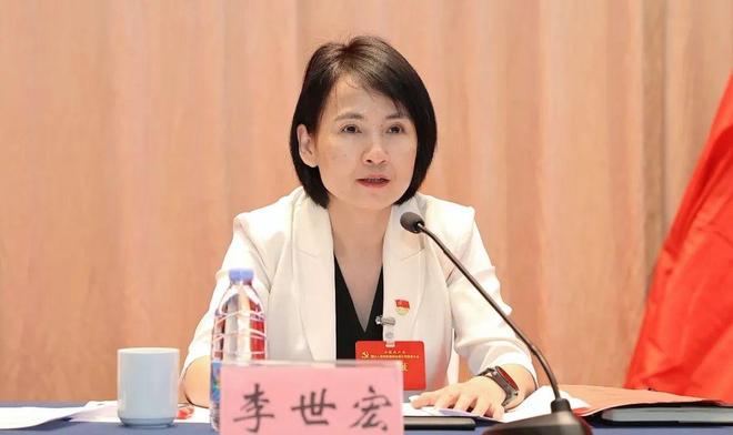 四川首家全国性寿险迎首位“女掌门”！70后李世宏跨界履新，董事长任职资格获批